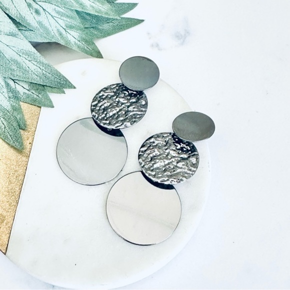 2/$30🌵 Dark Silver Gray Mirror Disc Earrings Circle Dangle Fashion Jewelry Gift - Picture 1 of 8